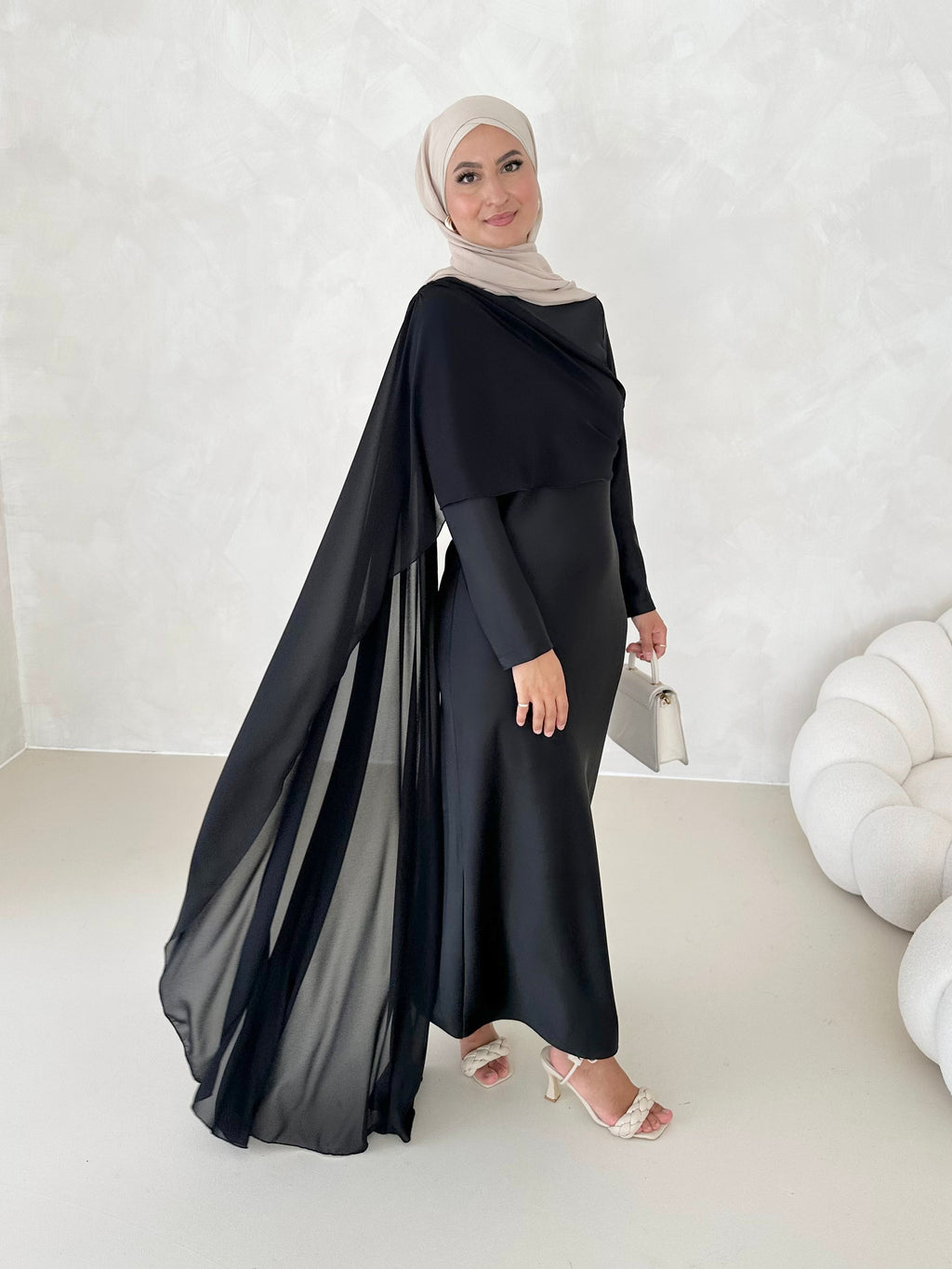 Robe Inaya