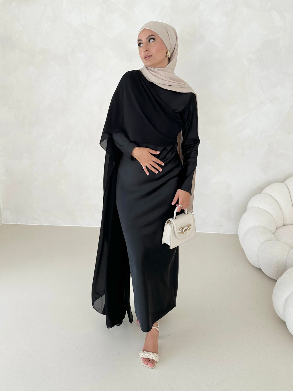 Robe Inaya