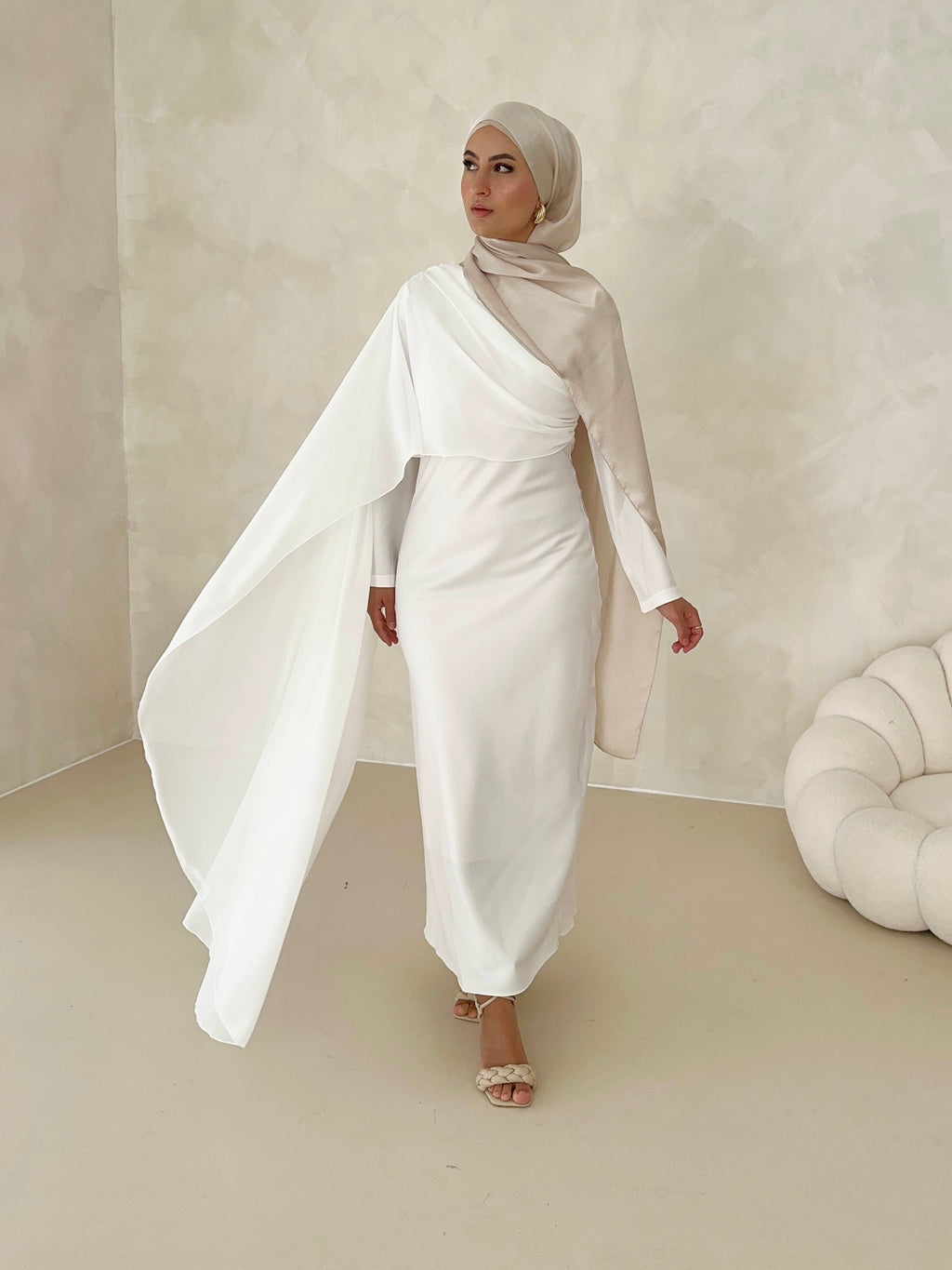 Robe Inaya