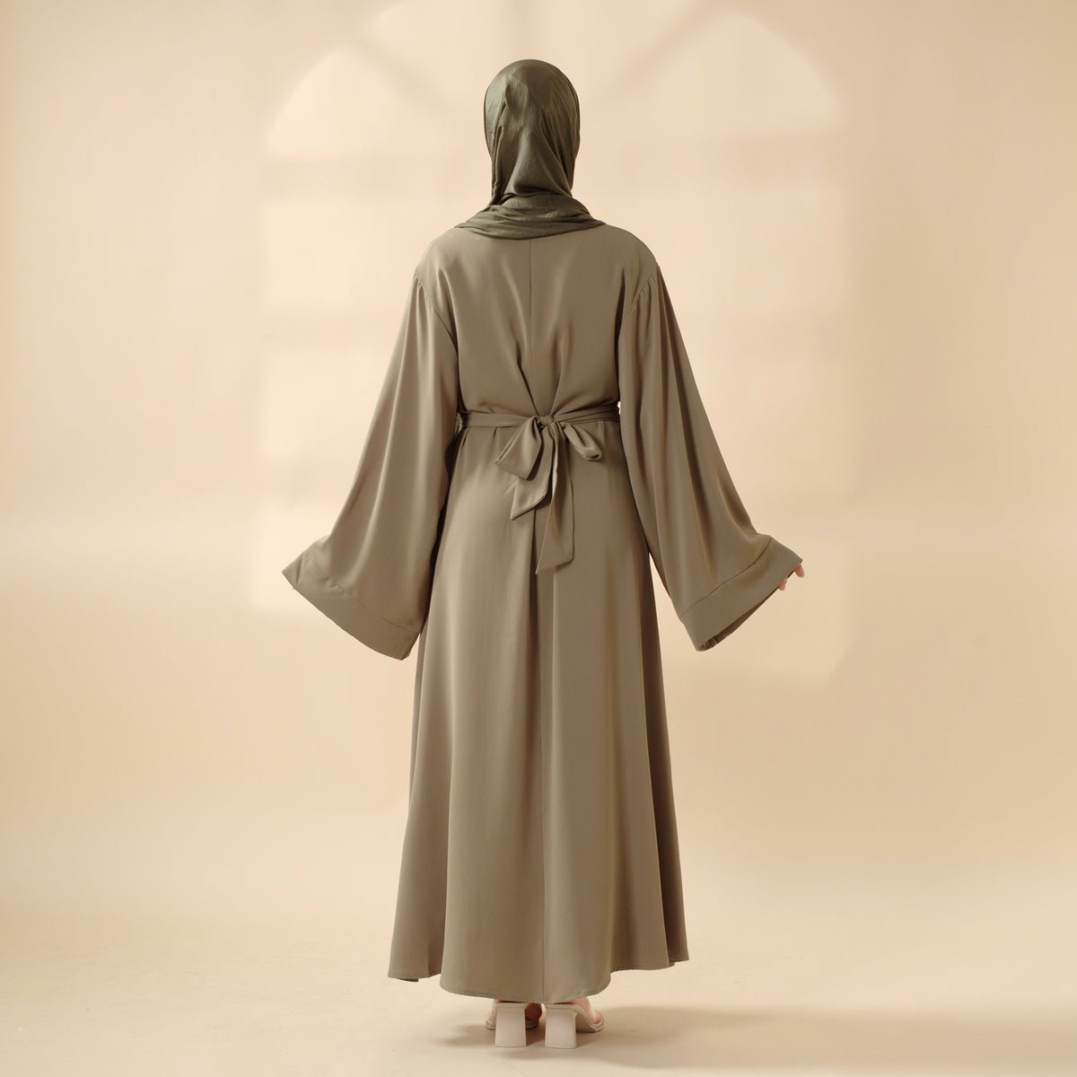 Abaya Amina