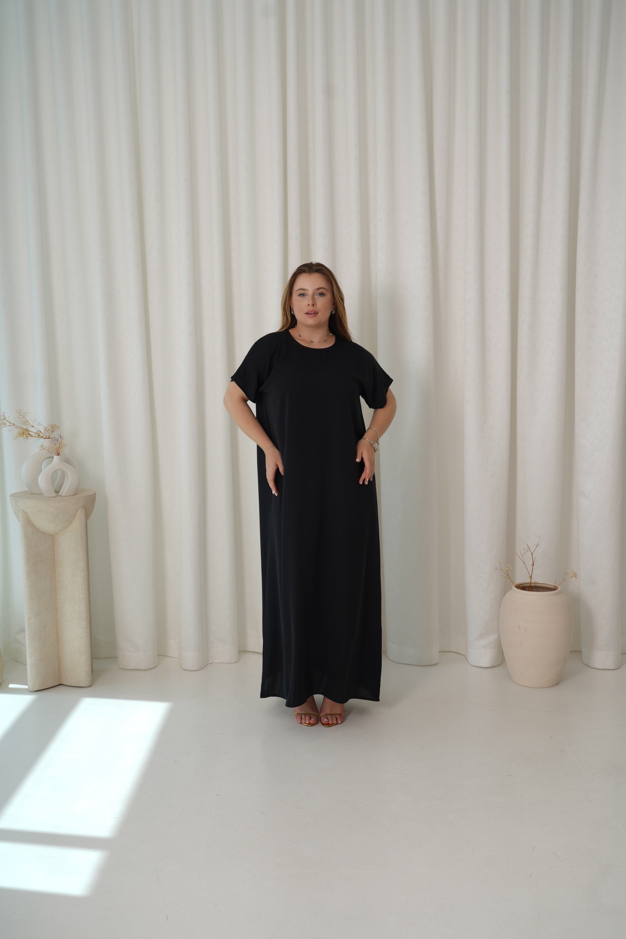Robe en satin noir